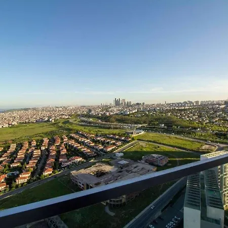 Lake View Luxury Apart With Everything You Need *